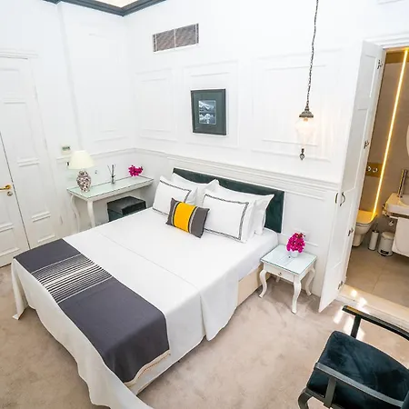 فندق Siyah Lale Cunda 1841 (adults Only) 2*