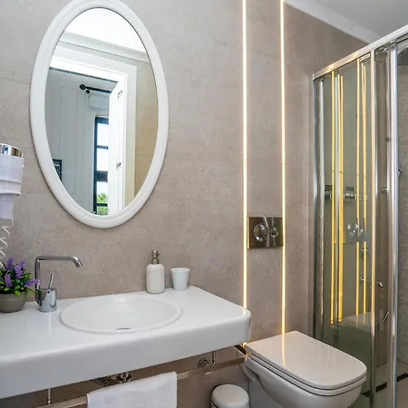 فندق Siyah Lale Cunda 1841 (adults Only) 2*